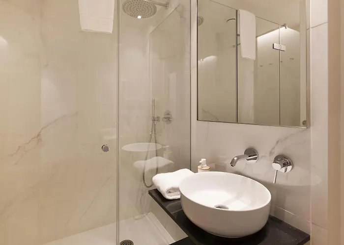 Deco s Barcelona-Born Apt.